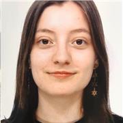 Profesora de Inglés con un nivel C1, con experiencia haciendo clases particulares a niños de primaria y secundaria.